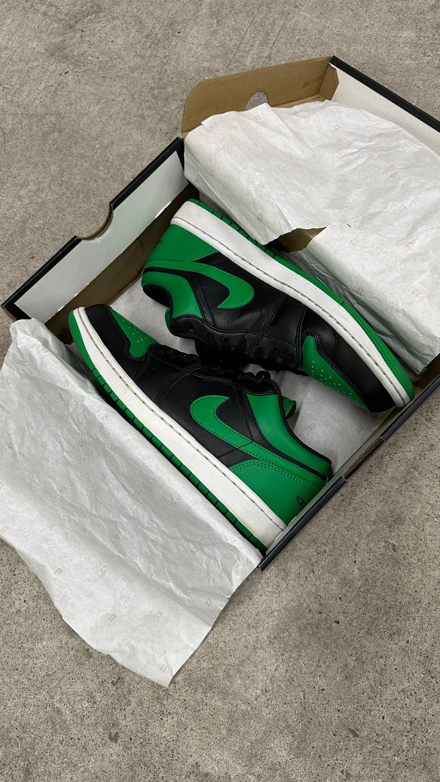 Jordan 1 Low “Lucky Green” - Comonuevo